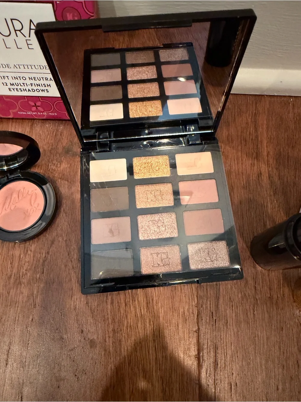 Laura Geller Neutral Eyeshadow Palette with Pink Peach Blush Duo